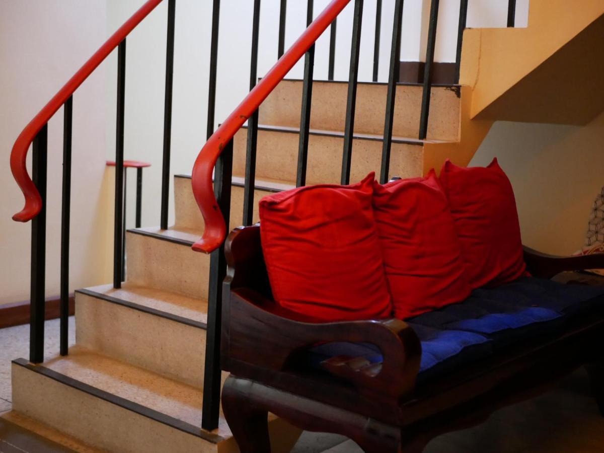 Bed Dee Time Hostel Bangkok Dış mekan fotoğraf